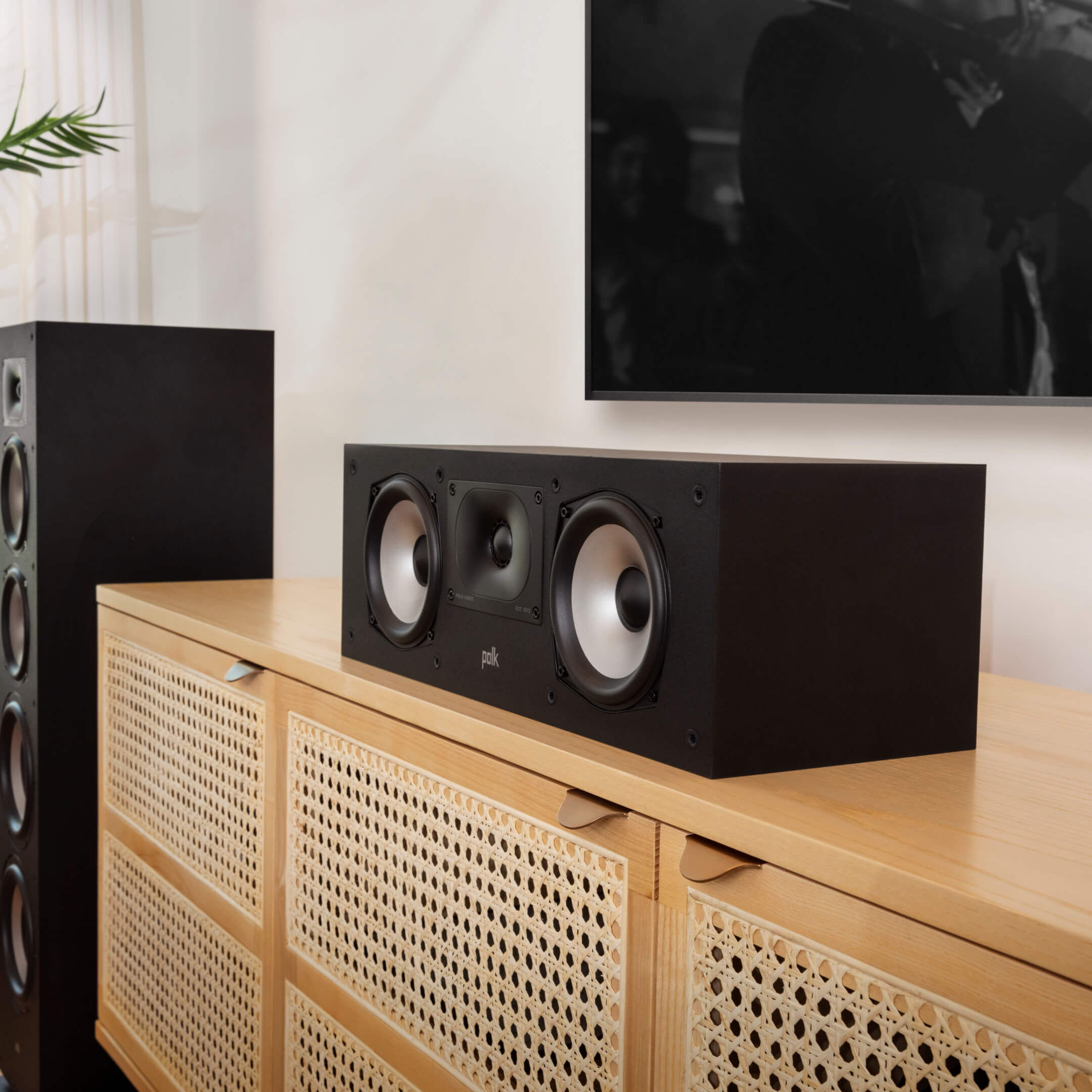 Monitor XT30 - High-Resolution Center Channel Speaker | Polk Audio