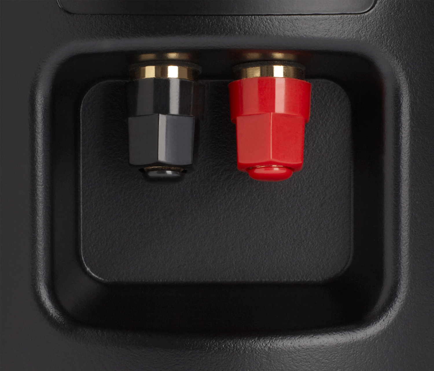 Atrium 4, Black, dynamic