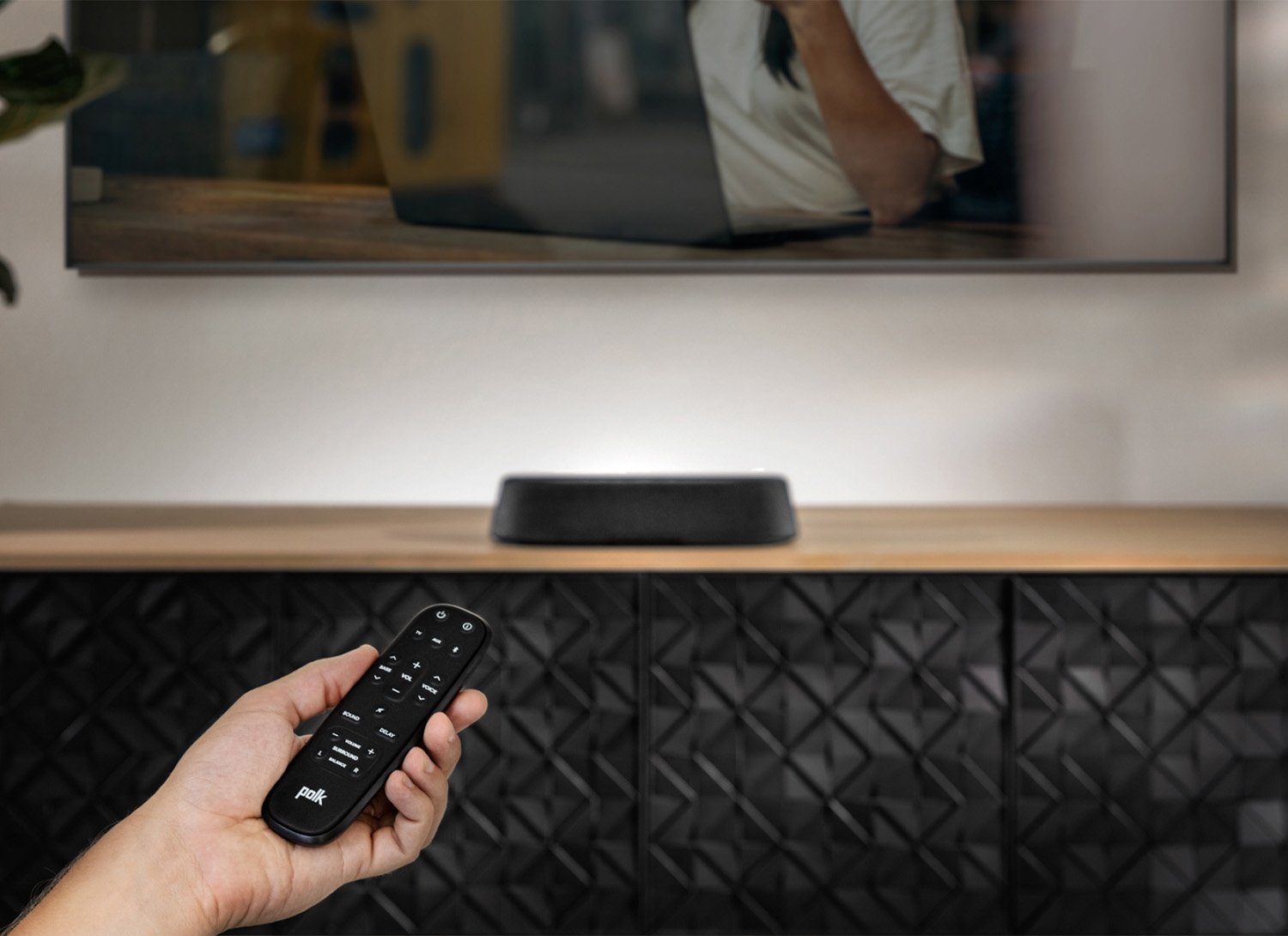 Polk MagniFi Mini AX : la plus compacte des barres de son Dolby